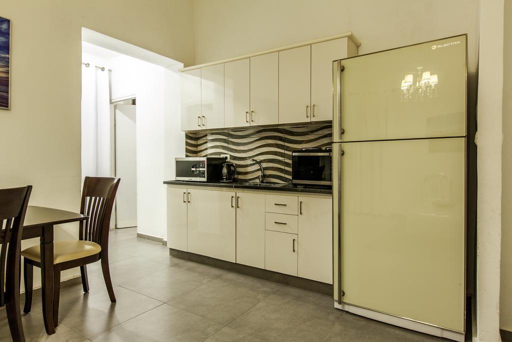 Sunset Beach Apartments Tel Aviv Eksteriør billede